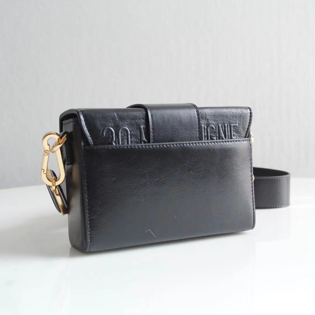 30 Montaigne Box Bag Black Box Calfskin